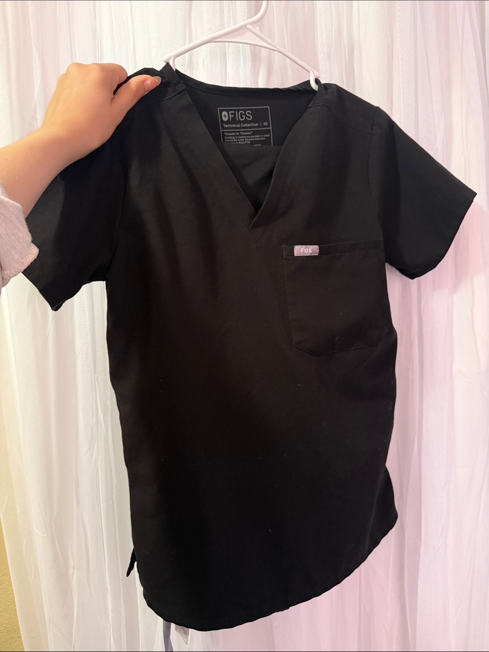 FIGS Black V-Neck Scrub Top & matching bottoms